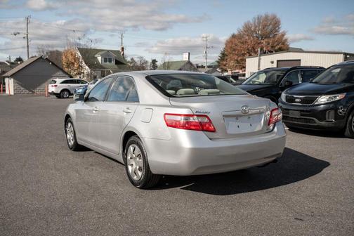 2009 Toyota Camry Sedan 4D