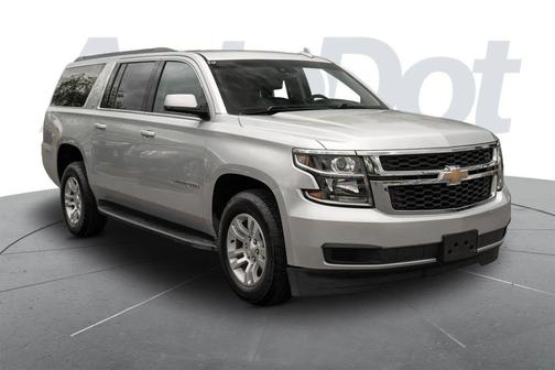 Silver Ice Metallic 2019 Chevrolet Suburban LT