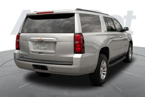 Silver Ice Metallic 2019 Chevrolet Suburban LT