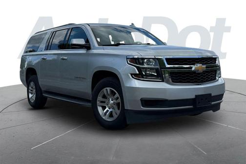 Silver Ice Metallic 2019 Chevrolet Suburban LT