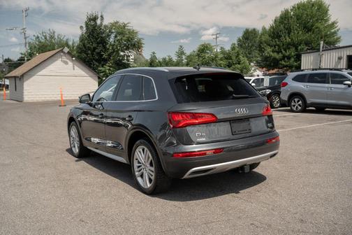 Gray 2018 Audi Q5 2.0T Tech Premium