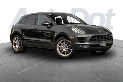 Volcano Grey Metallic 2017 Porsche Macan Macan Sport Edition