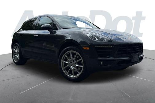 Volcano Grey Metallic 2017 Porsche Macan Macan Sport Edition