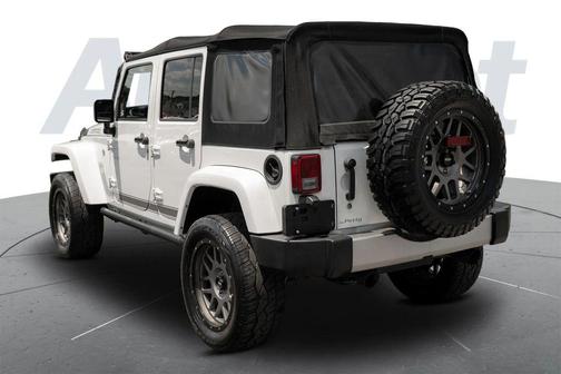 Bright White Clearcoat 2017 Jeep Wrangler Unlimited Sahara