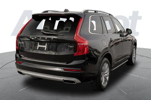 Onyx Black Metallic 2017 Volvo XC90 T6 Momentum
