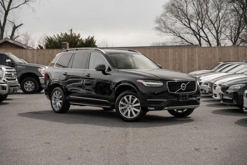 Onyx Black Metallic 2017 Volvo XC90 T6 Momentum