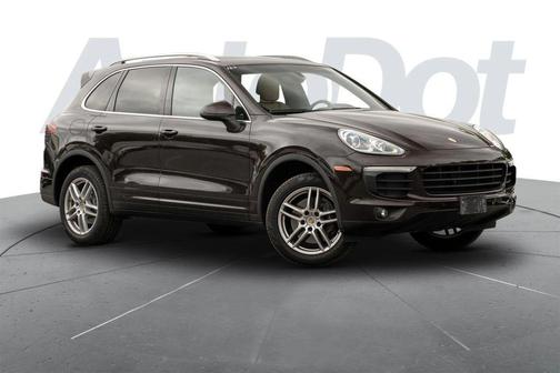 Mahogany Metallic 2016 Porsche Cayenne Cayenne