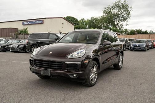 Mahogany Metallic 2016 Porsche Cayenne Cayenne