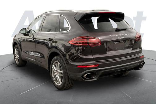 Mahogany Metallic 2016 Porsche Cayenne Cayenne