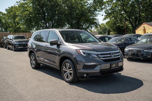 Modern Steel Metallic 2016 Honda Pilot EX-L