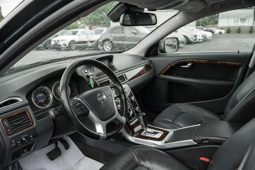 Black Stone 2012 Volvo XC70 3.2