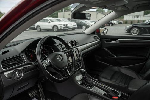 Fortana Red 2016 Volkswagen Passat V6 SEL Premium