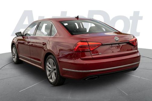 Fortana Red 2016 Volkswagen Passat V6 SEL Premium