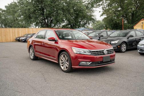 Fortana Red 2016 Volkswagen Passat V6 SEL Premium
