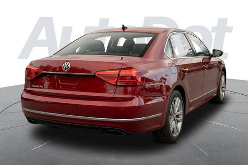 Fortana Red 2016 Volkswagen Passat V6 SEL Premium
