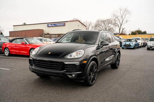 2017 Porsche Cayenne Platinum Edition