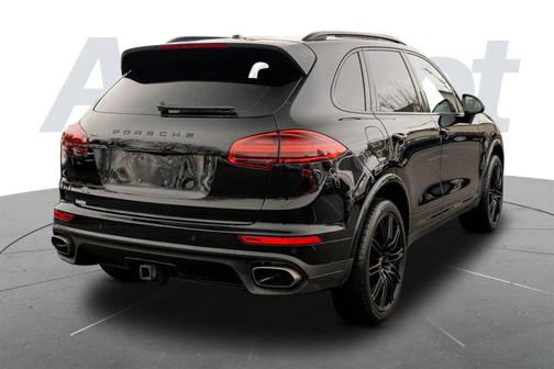 2017 Porsche Cayenne Platinum Edition