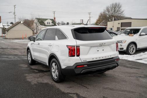 2022 Kia Sorento LX
