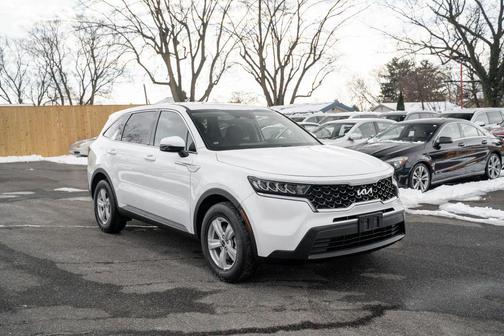 2022 Kia Sorento LX