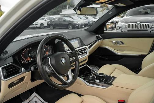 Alpine White 2019 BMW 330 xDrive