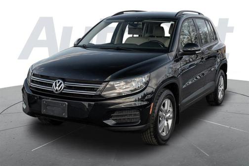 Deep Black Pearl 2017 Volkswagen Tiguan 2.0T S 4MOTION