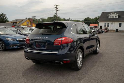Dark Blue Metallic 2014 Porsche Cayenne Platinum Edition