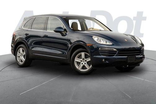 Dark Blue Metallic 2014 Porsche Cayenne Platinum Edition