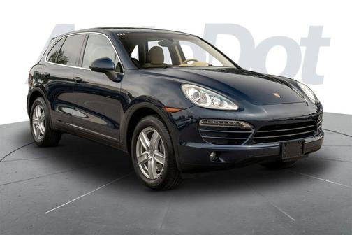 Dark Blue Metallic 2014 Porsche Cayenne Platinum Edition
