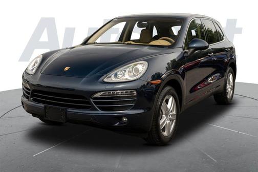 Dark Blue Metallic 2014 Porsche Cayenne Platinum Edition