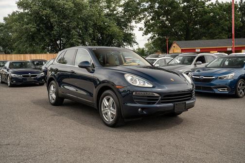Dark Blue Metallic 2014 Porsche Cayenne Platinum Edition