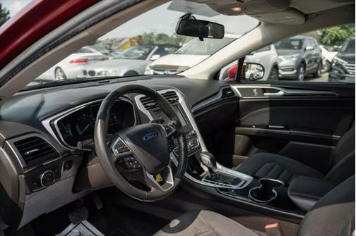 2016 Ford Fusion Hybrid SE
