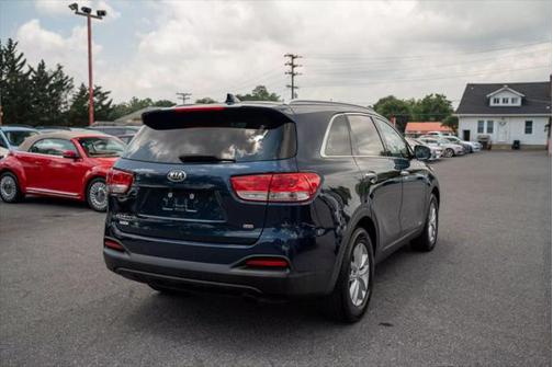 2017 Kia Sorento LX