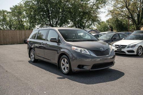Predawn Gray Mica 2017 Toyota Sienna LE