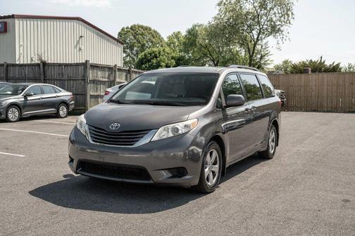 Predawn Gray Mica 2017 Toyota Sienna LE