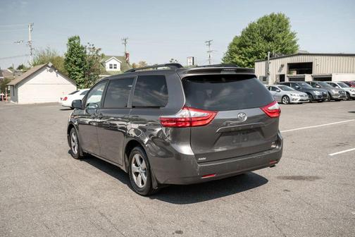 Predawn Gray Mica 2017 Toyota Sienna LE