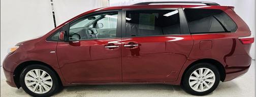 2017 Toyota Sienna XLE