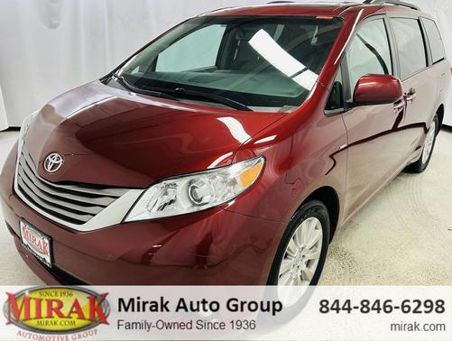 2017 Toyota Sienna XLE