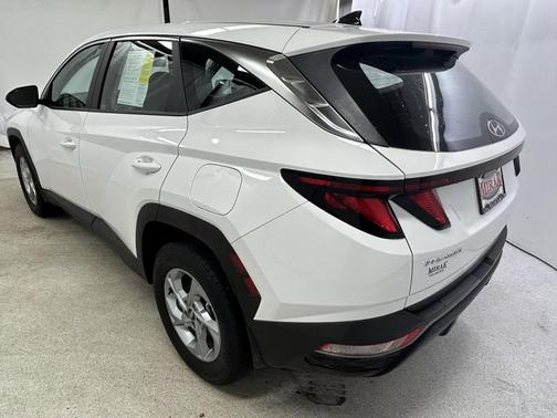 2023 Hyundai TUCSON SE