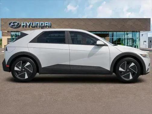 2025 Hyundai IONIQ 5 SE Standard Range
