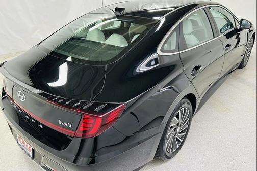 2023 Hyundai SONATA Hybrid SE