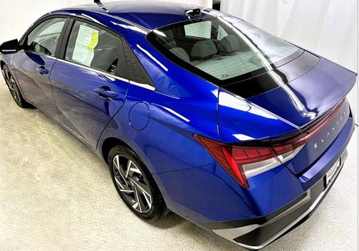 2025 Hyundai ELANTRA SEL