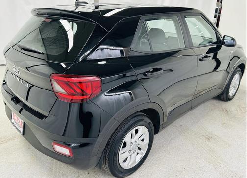 2023 Hyundai VENUE SE