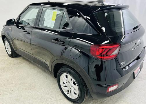 2023 Hyundai VENUE SE