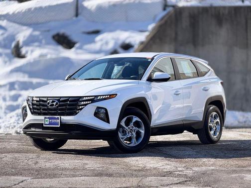 2023 Hyundai TUCSON SE
