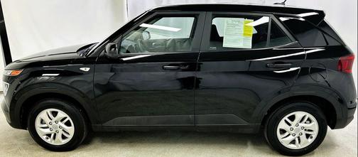 2023 Hyundai VENUE SE