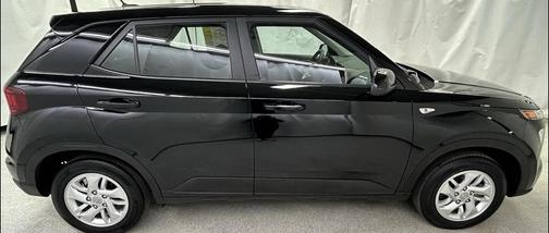 2023 Hyundai VENUE SE