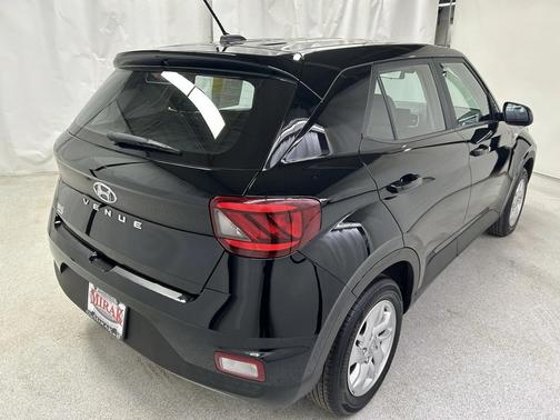 2023 Hyundai VENUE SE