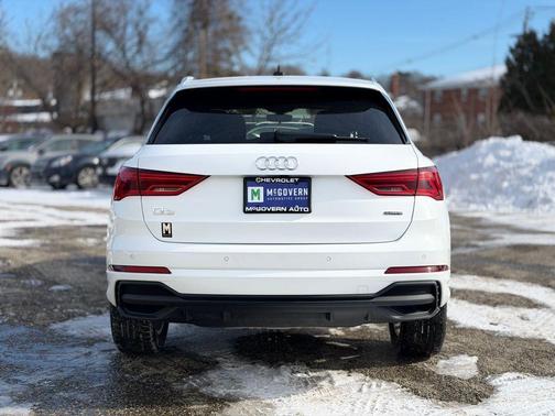 2025 Audi Q3 Premium 45 TFSI S line quattro Tiptronic