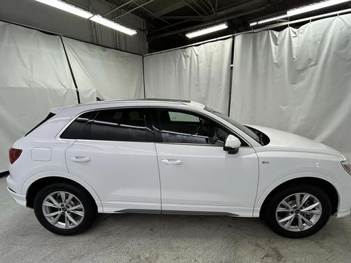 2025 Audi Q3 Premium 45 TFSI S line quattro Tiptronic