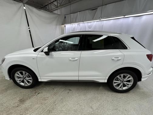 2025 Audi Q3 Premium 45 TFSI S line quattro Tiptronic